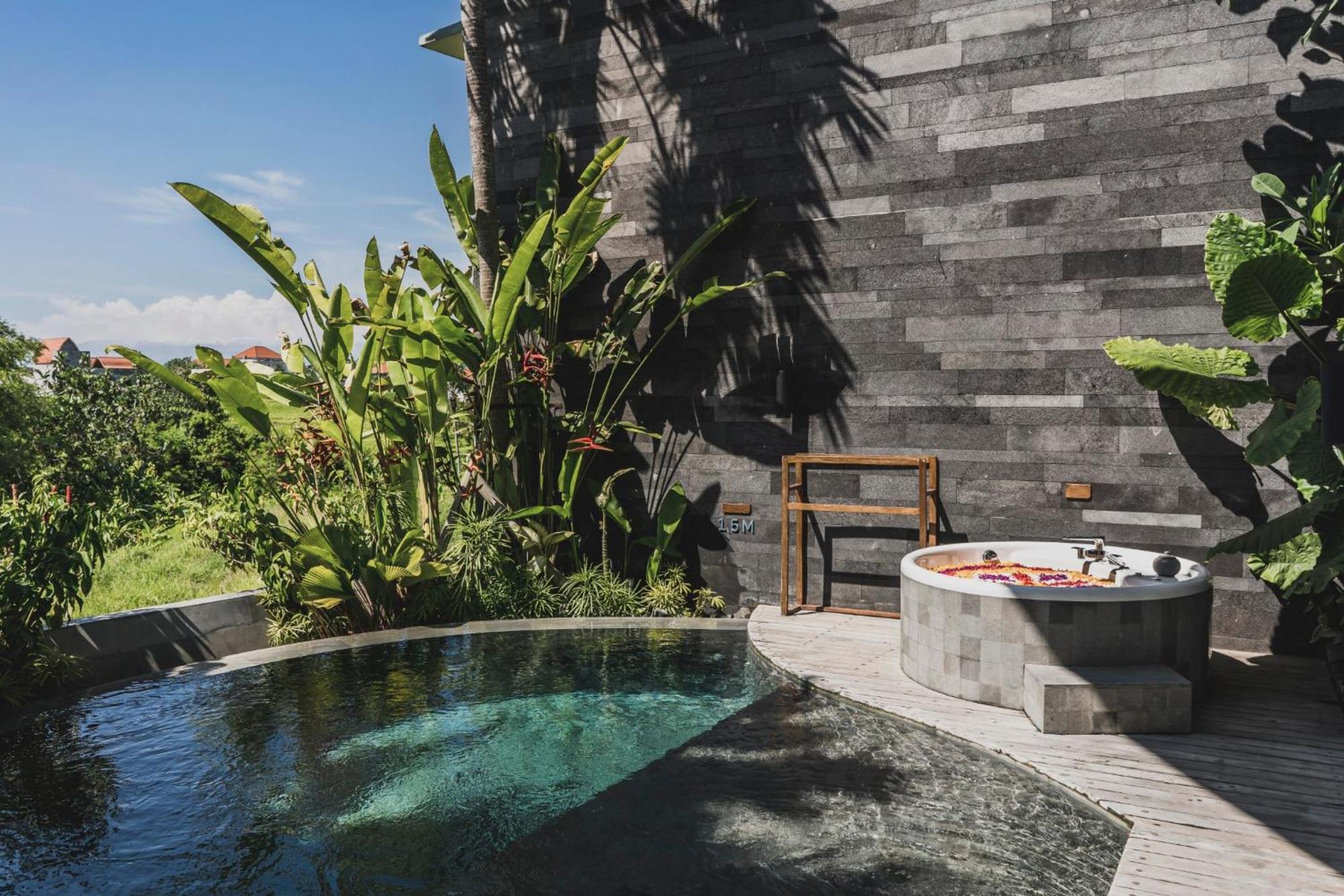 Astera Luxury Resort & Spa Canggu By Ini Vie Hospitality Extérieur photo